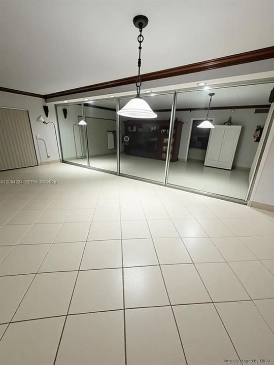For Rent: $2,000 (1 beds, 1 baths, 736 Square Feet)