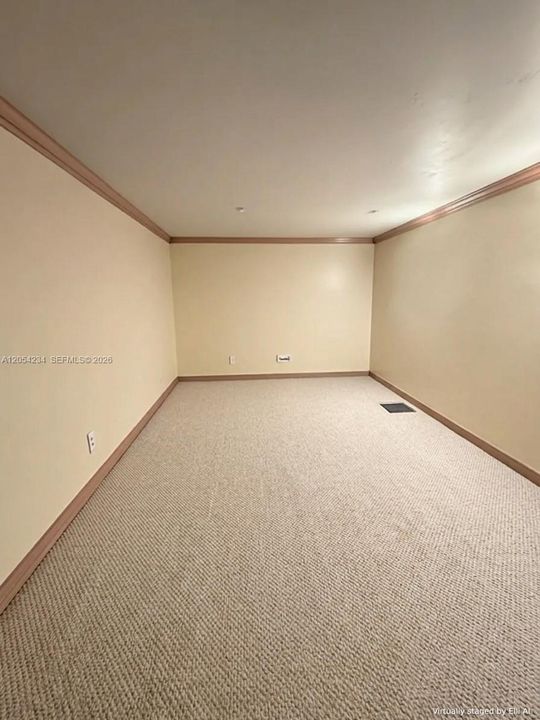 For Rent: $2,000 (1 beds, 1 baths, 736 Square Feet)