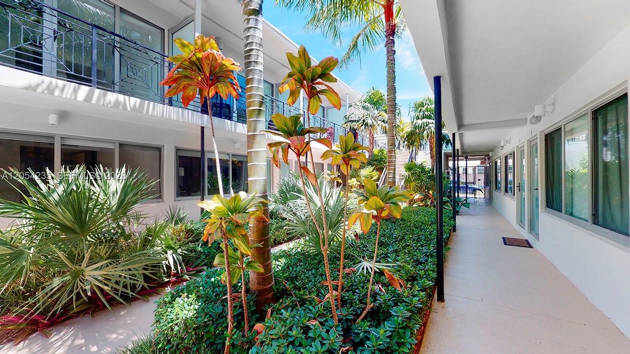 For Rent: $3,750 (1 beds, 1 baths, 791 Square Feet)