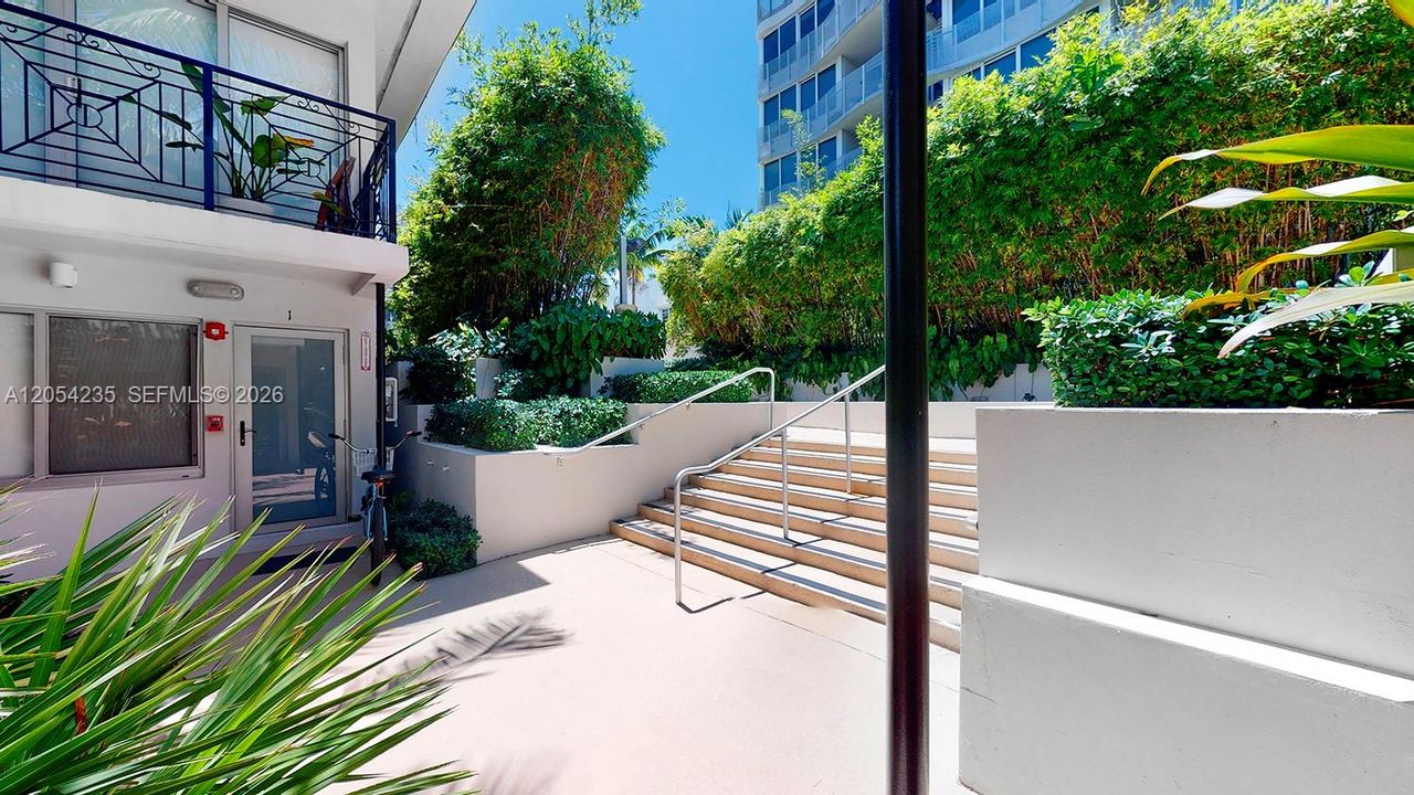 For Rent: $3,750 (1 beds, 1 baths, 791 Square Feet)