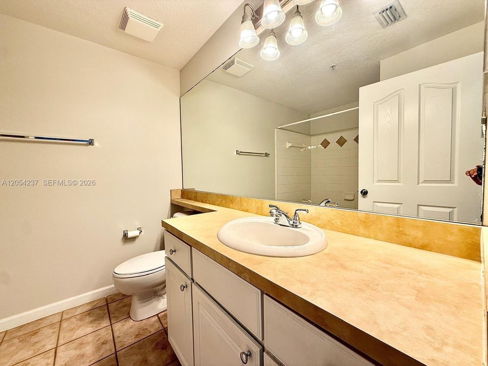 В аренду: $2,350 (1 спален, 1 ванн, 802 Квадратных фут)