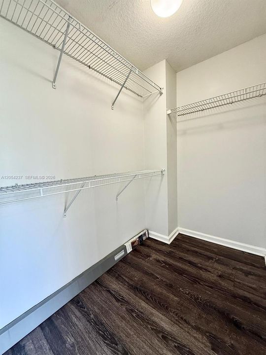 В аренду: $2,350 (1 спален, 1 ванн, 802 Квадратных фут)