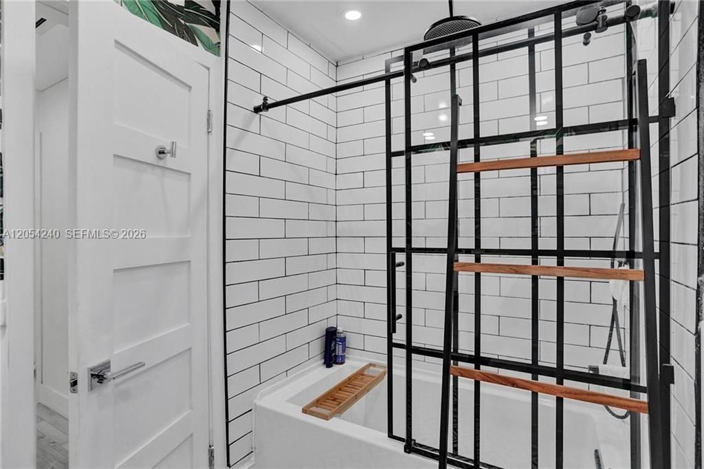 En Venta: $765,500 (3 camas, 2 baños, 1754 Pies cuadrados)