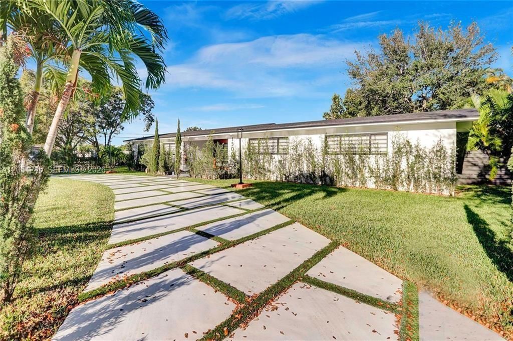 En Venta: $765,500 (3 camas, 2 baños, 1754 Pies cuadrados)