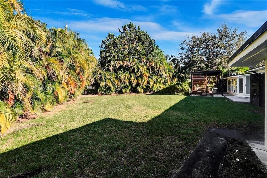 En Venta: $765,500 (3 camas, 2 baños, 1754 Pies cuadrados)