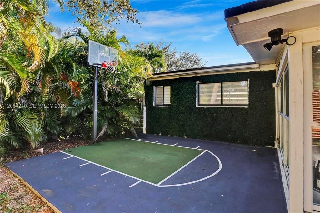 En Venta: $765,500 (3 camas, 2 baños, 1754 Pies cuadrados)