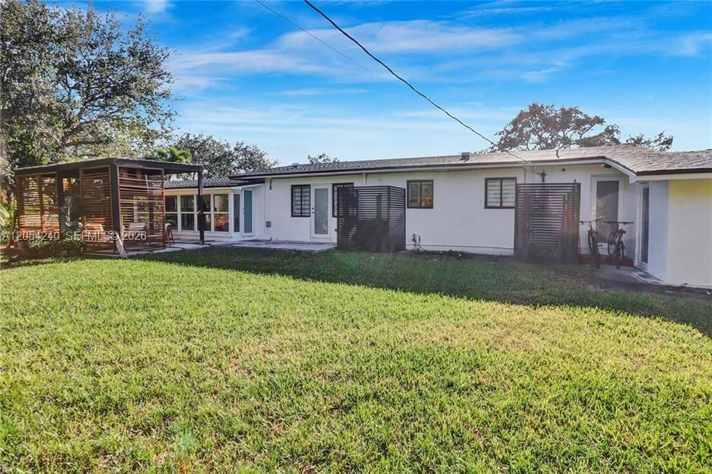 En Venta: $765,500 (3 camas, 2 baños, 1754 Pies cuadrados)