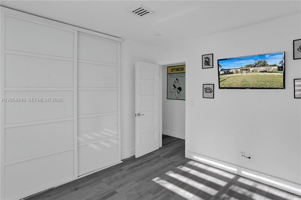 En Venta: $765,500 (3 camas, 2 baños, 1754 Pies cuadrados)