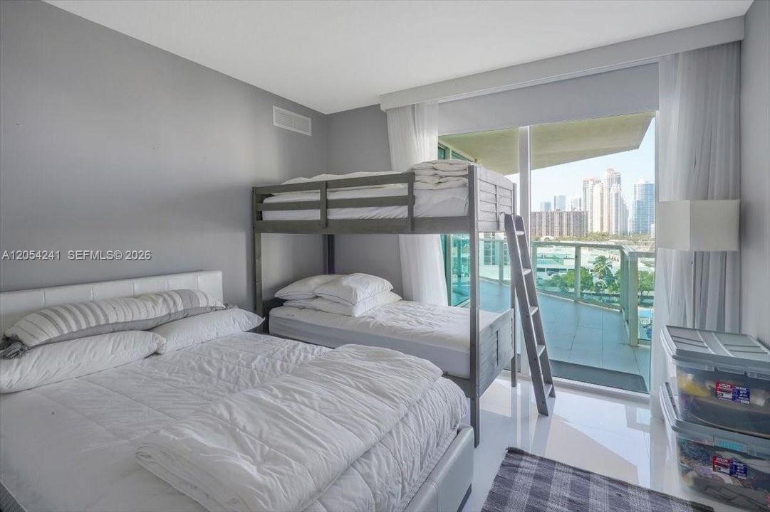 En Venta: $900,000 (3 camas, 2 baños, 1461 Pies cuadrados)