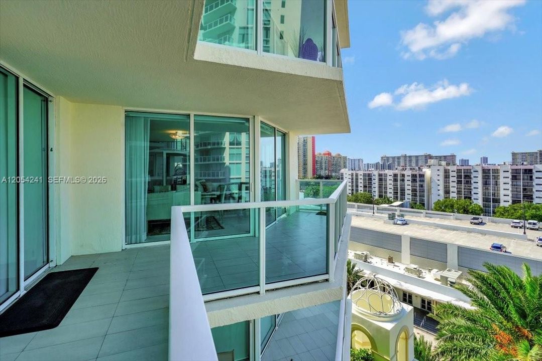 En Venta: $900,000 (3 camas, 2 baños, 1461 Pies cuadrados)