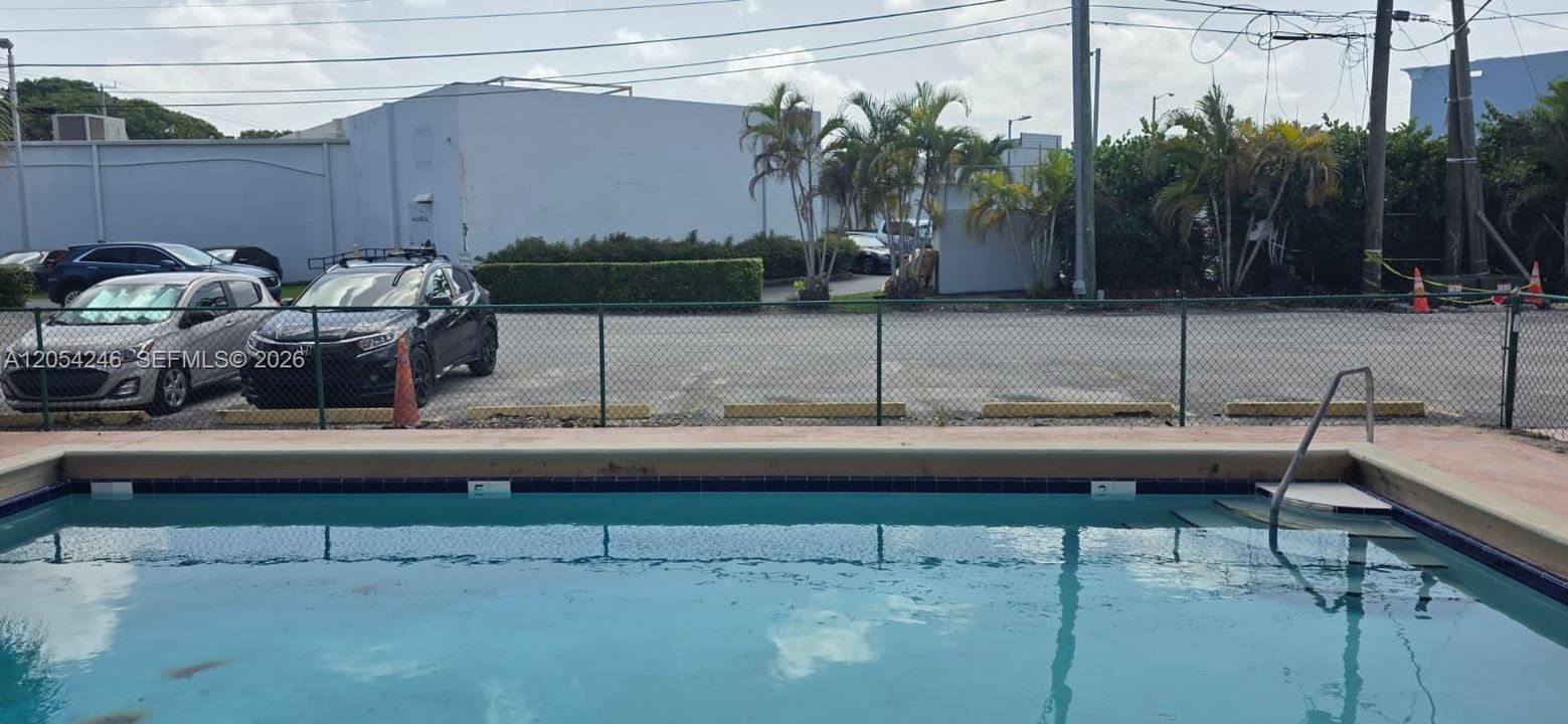 For Rent: $2,000 (1 beds, 1 baths, 451 Square Feet)