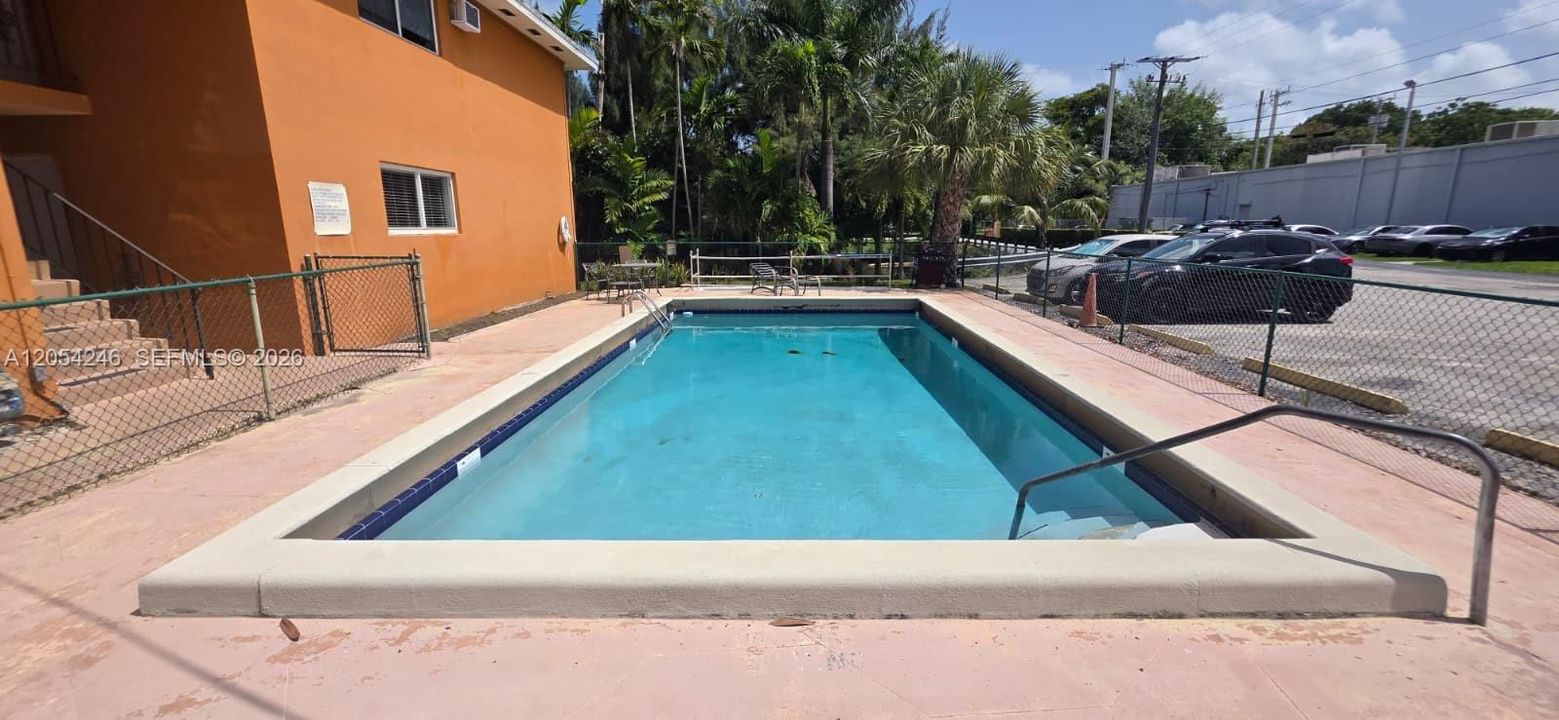 For Rent: $2,000 (1 beds, 1 baths, 451 Square Feet)
