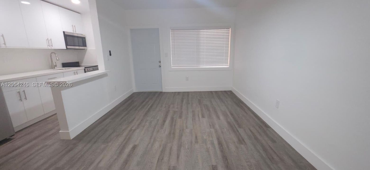 For Rent: $2,000 (1 beds, 1 baths, 451 Square Feet)