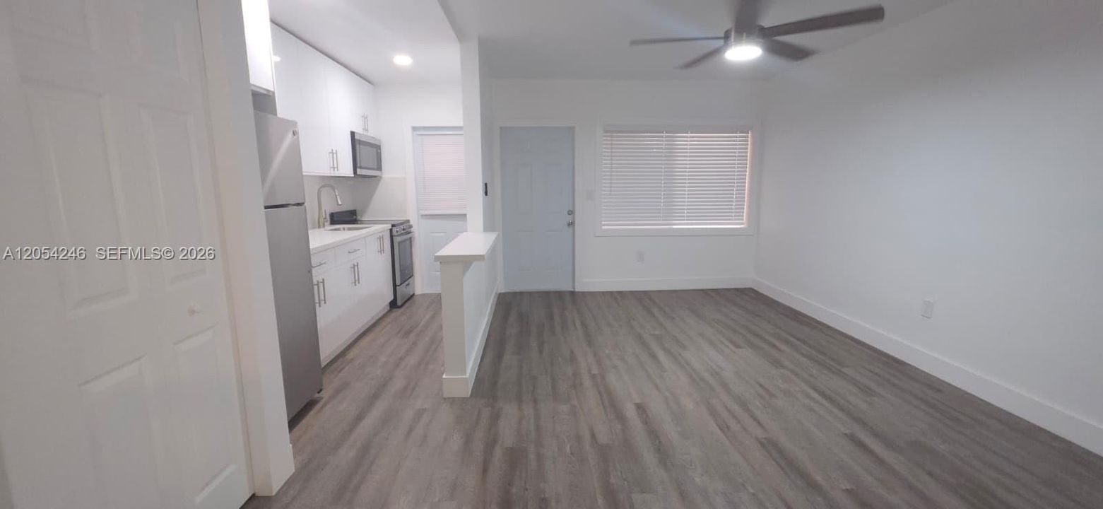 For Rent: $2,000 (1 beds, 1 baths, 451 Square Feet)