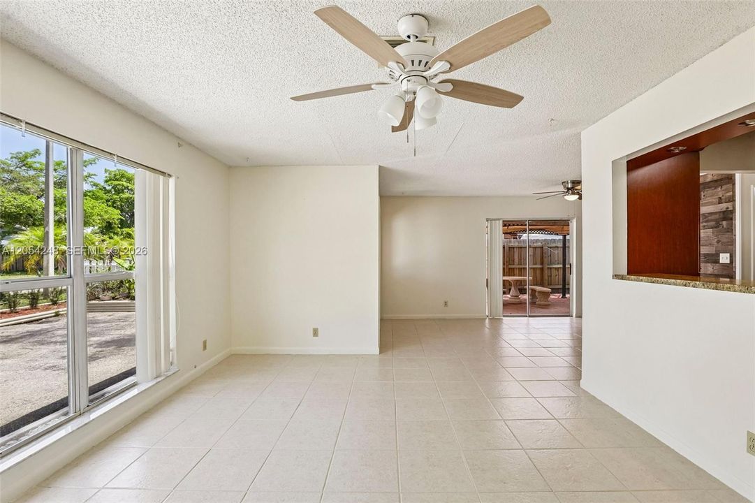 En Venta: $359,999 (2 camas, 2 baños, 1174 Pies cuadrados)