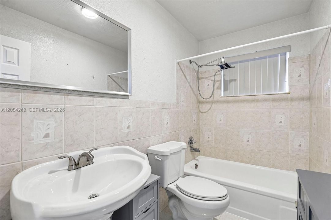 En Venta: $359,999 (2 camas, 2 baños, 1174 Pies cuadrados)
