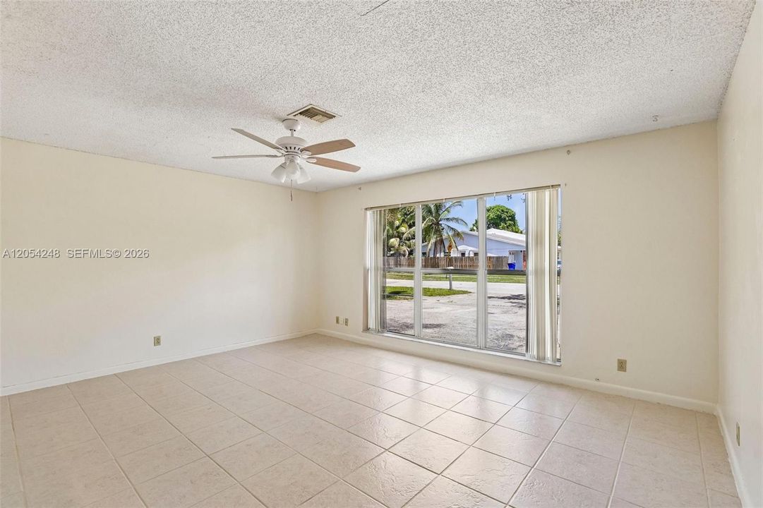 En Venta: $359,999 (2 camas, 2 baños, 1174 Pies cuadrados)