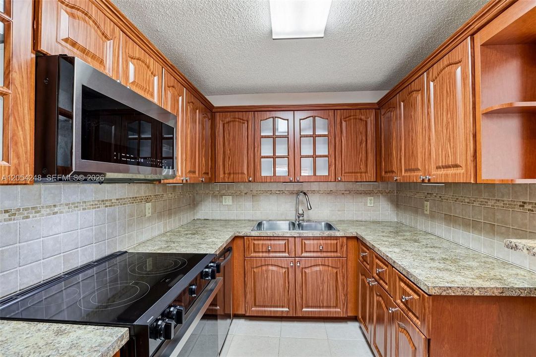 En Venta: $359,999 (2 camas, 2 baños, 1174 Pies cuadrados)