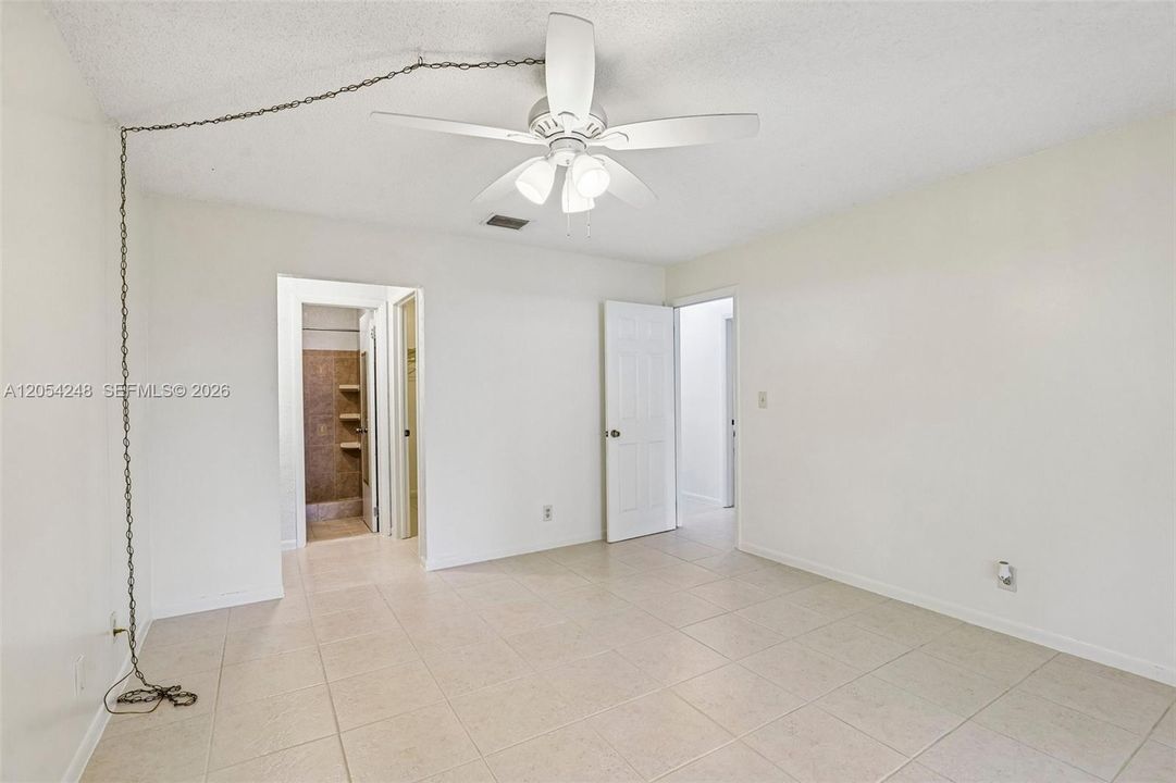 En Venta: $359,999 (2 camas, 2 baños, 1174 Pies cuadrados)