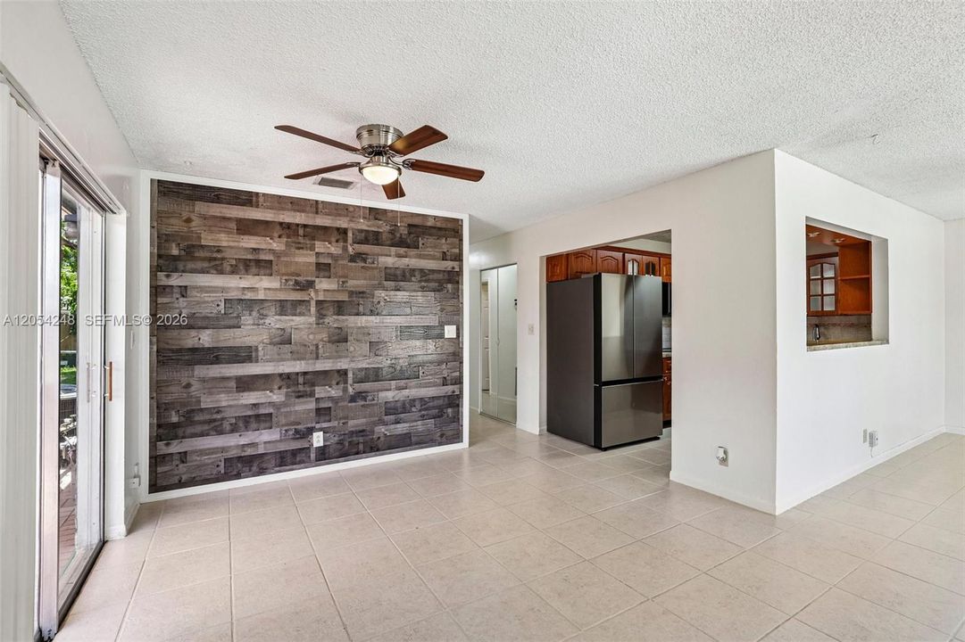 En Venta: $359,999 (2 camas, 2 baños, 1174 Pies cuadrados)