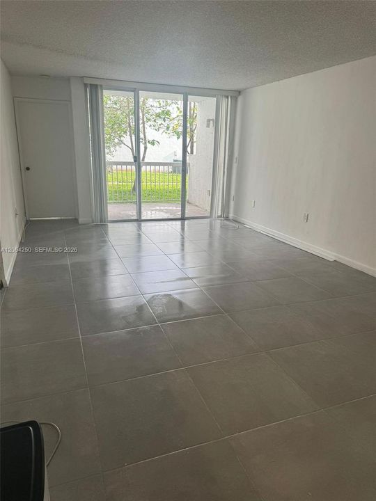 В аренду: $2,600 (2 спален, 2 ванн, 1105 Квадратных фут)