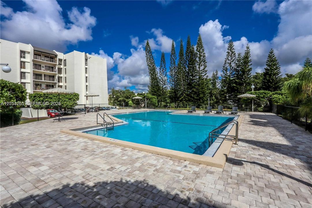 En Venta: $335,000 (2 camas, 2 baños, 1200 Pies cuadrados)