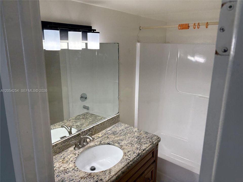 В аренду: $2,450 (2 спален, 2 ванн, 1126 Квадратных фут)