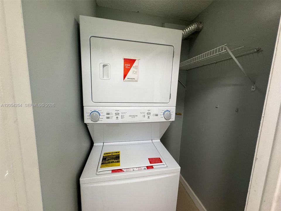 В аренду: $2,450 (2 спален, 2 ванн, 1126 Квадратных фут)
