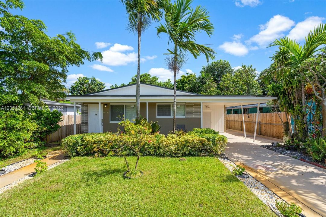 For Sale: $650,000 (4 beds, 2 baths, 1186 Square Feet)