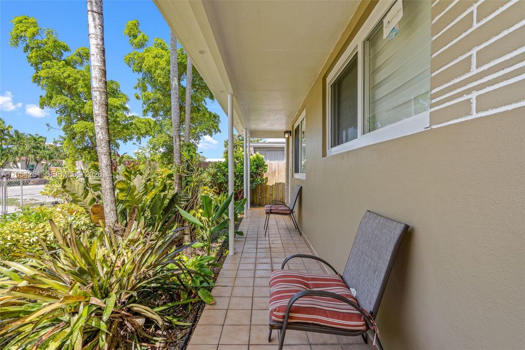 For Sale: $650,000 (4 beds, 2 baths, 1186 Square Feet)