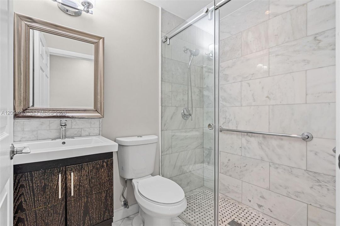 For Sale: $650,000 (4 beds, 2 baths, 1186 Square Feet)