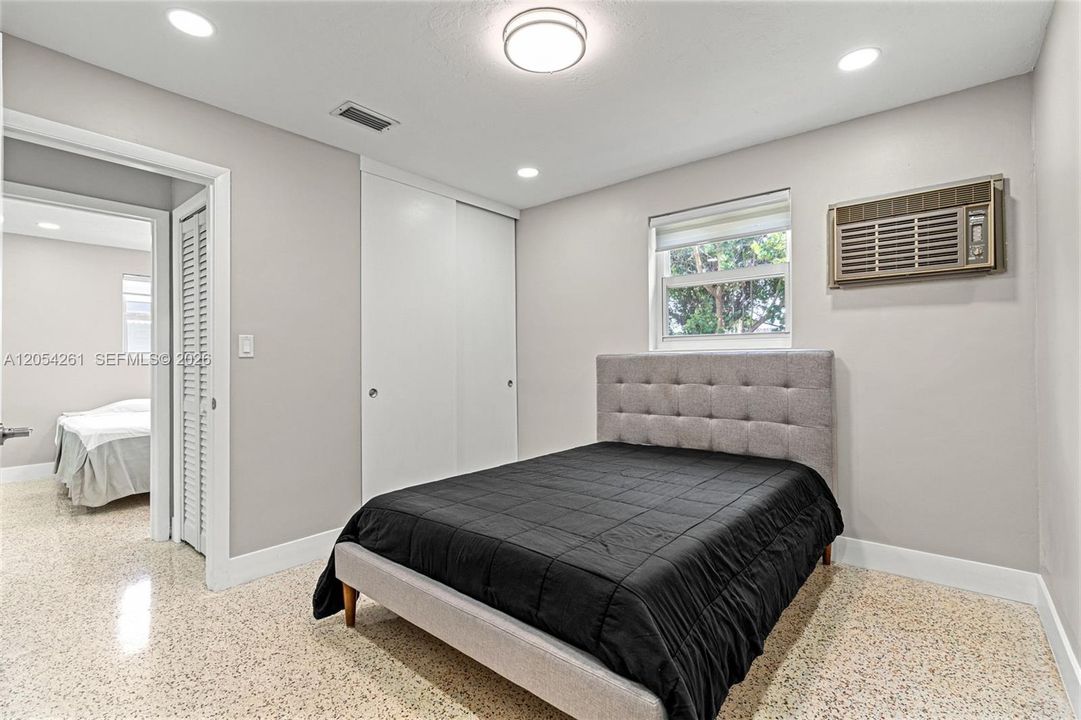 For Sale: $650,000 (4 beds, 2 baths, 1186 Square Feet)