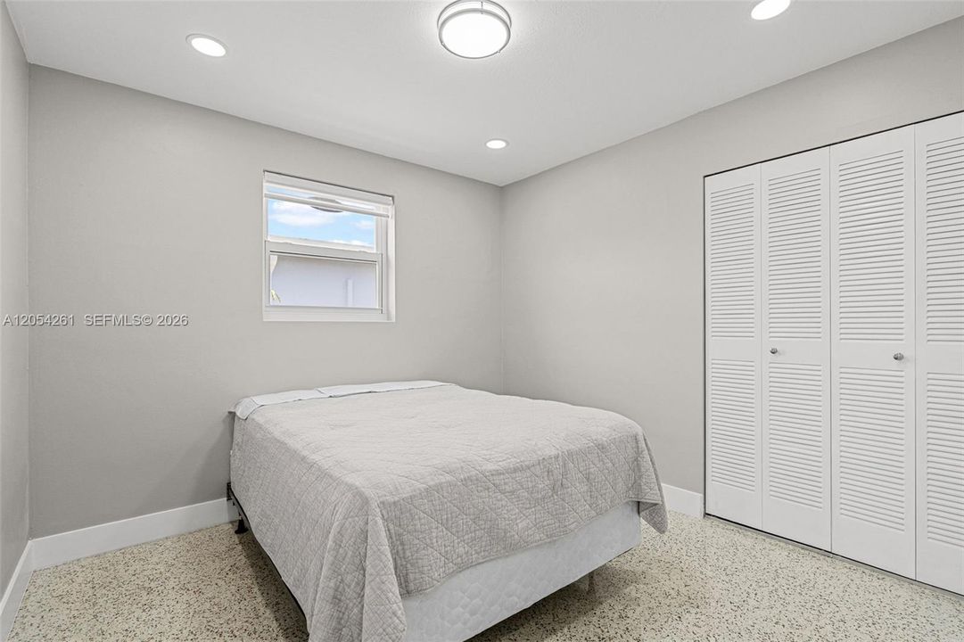 For Sale: $650,000 (4 beds, 2 baths, 1186 Square Feet)