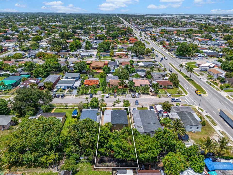 For Sale: $650,000 (4 beds, 2 baths, 1186 Square Feet)