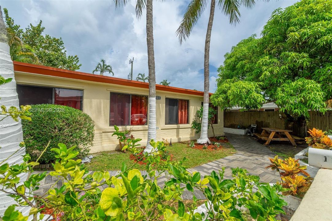 En Venta: $449,000 (0 camas, 0 baños, 1258 Pies cuadrados)