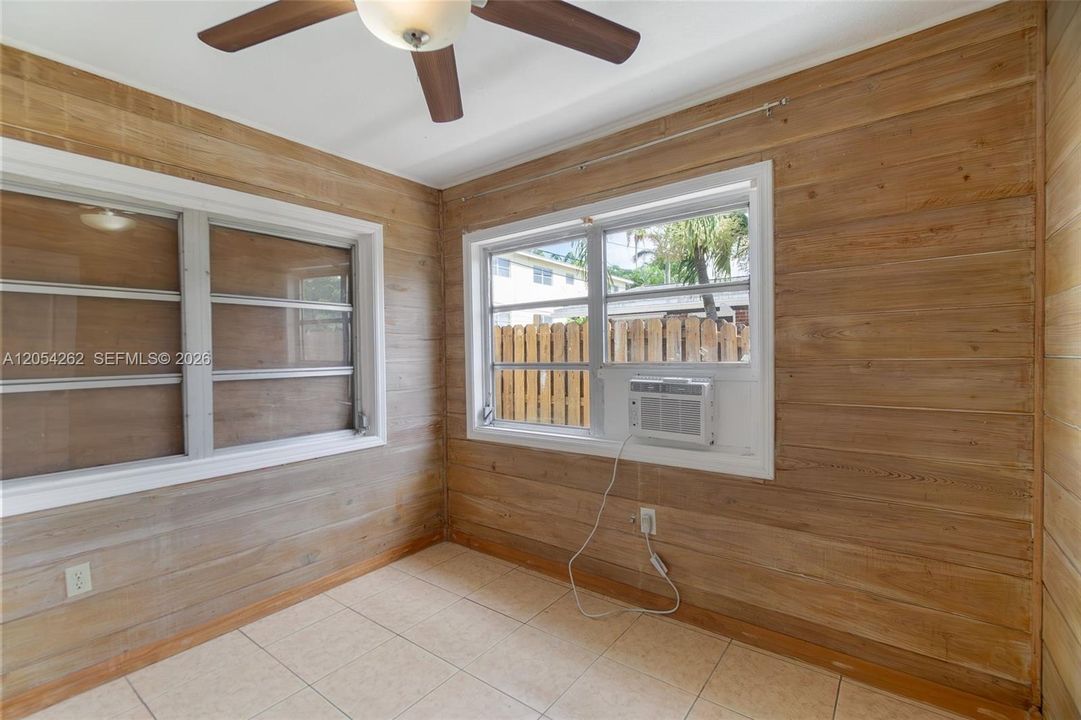 En Venta: $449,000 (0 camas, 0 baños, 1258 Pies cuadrados)