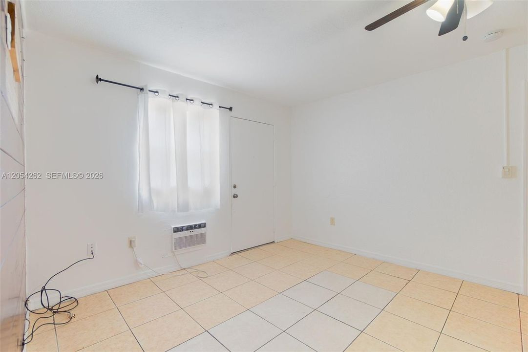 En Venta: $449,000 (0 camas, 0 baños, 1258 Pies cuadrados)