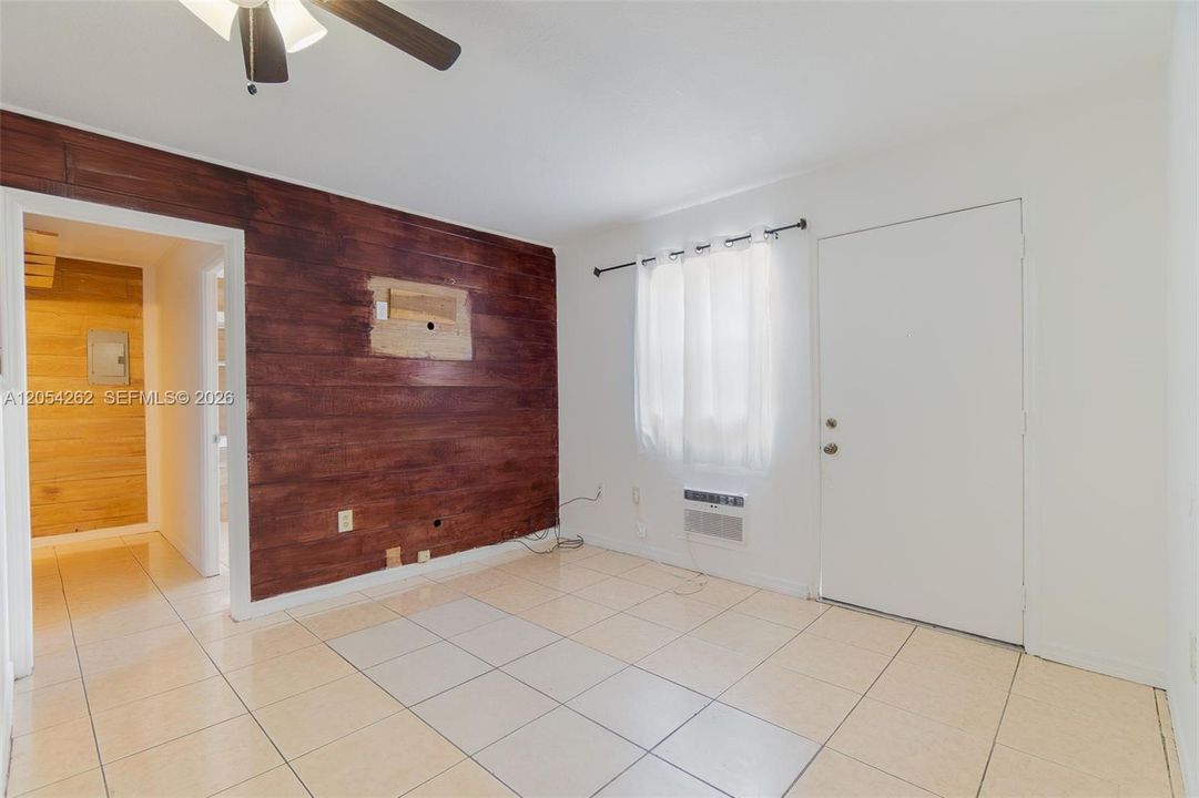 En Venta: $449,000 (0 camas, 0 baños, 1258 Pies cuadrados)