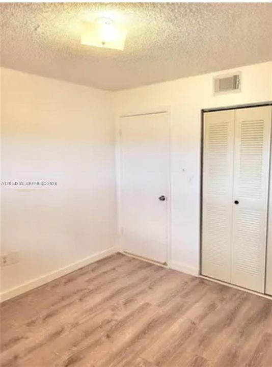 For Rent: $2,000 (2 beds, 2 baths, 890 Square Feet)