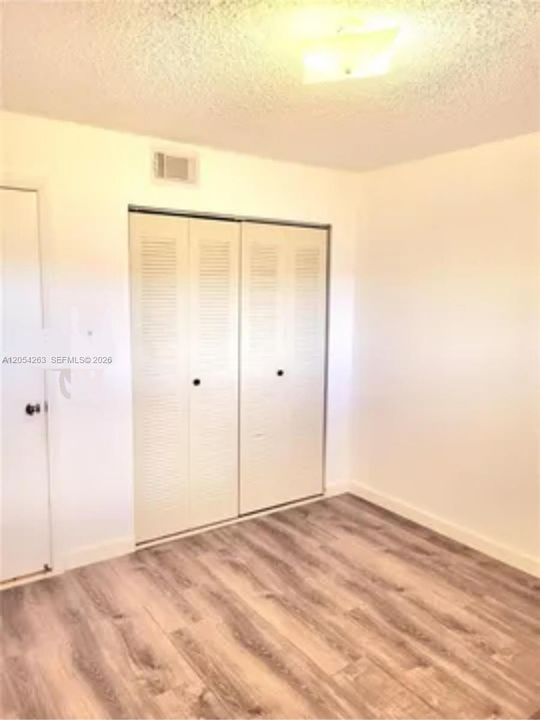 For Rent: $2,000 (2 beds, 2 baths, 890 Square Feet)