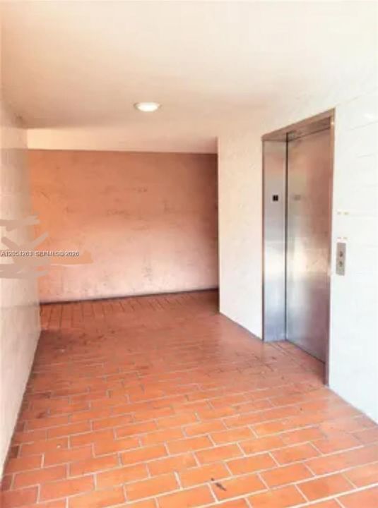 For Rent: $2,000 (2 beds, 2 baths, 890 Square Feet)