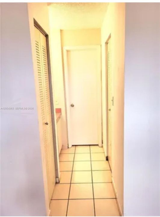 For Rent: $2,000 (2 beds, 2 baths, 890 Square Feet)