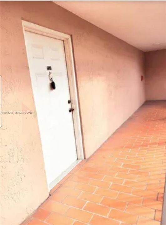 For Rent: $2,000 (2 beds, 2 baths, 890 Square Feet)