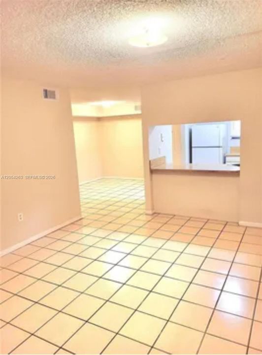 For Rent: $2,000 (2 beds, 2 baths, 890 Square Feet)