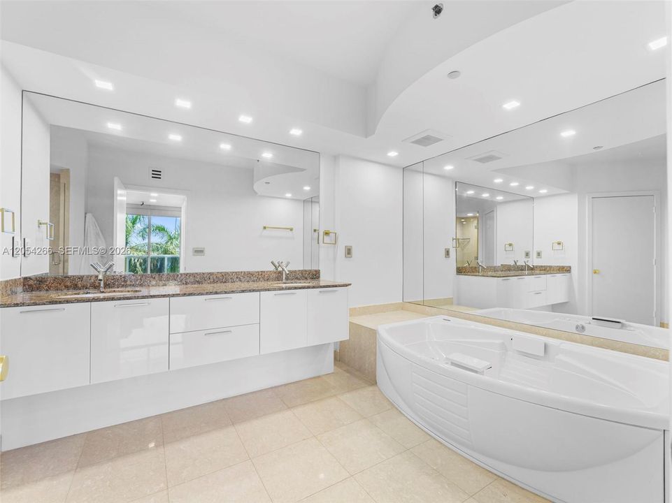 В аренду: $17,900 (2 спален, 2 ванн, 1600 Квадратных фут)