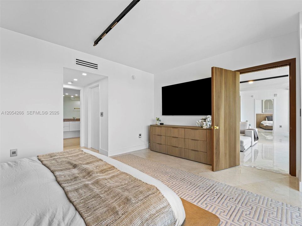 В аренду: $17,900 (2 спален, 2 ванн, 1600 Квадратных фут)