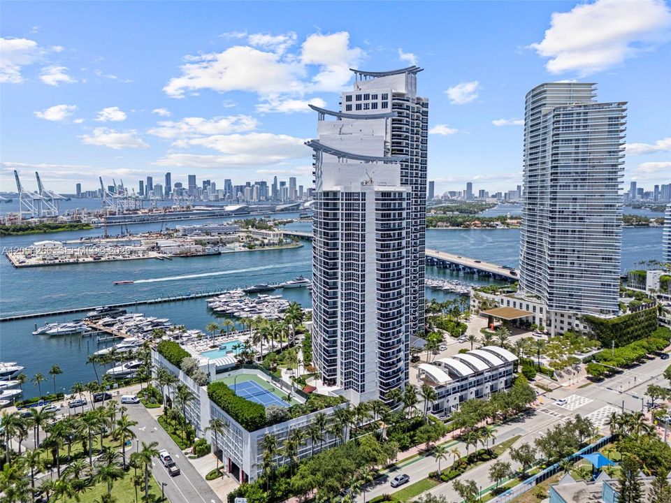 В аренду: $17,900 (2 спален, 2 ванн, 1600 Квадратных фут)