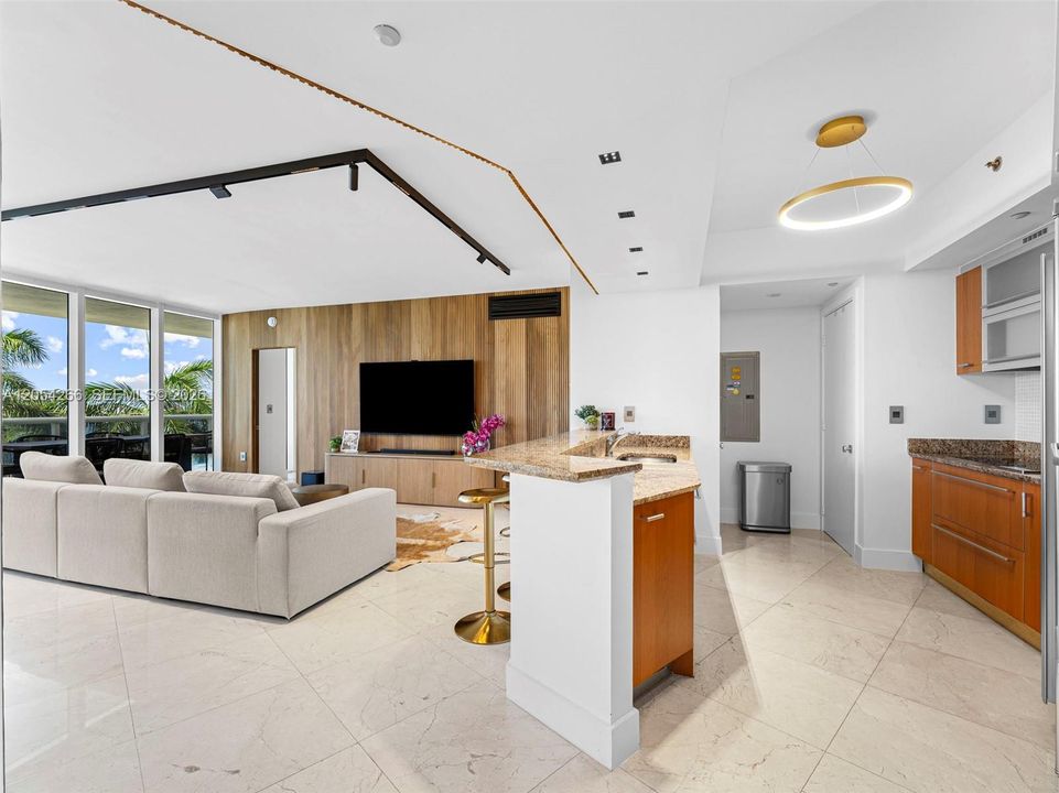 В аренду: $17,900 (2 спален, 2 ванн, 1600 Квадратных фут)