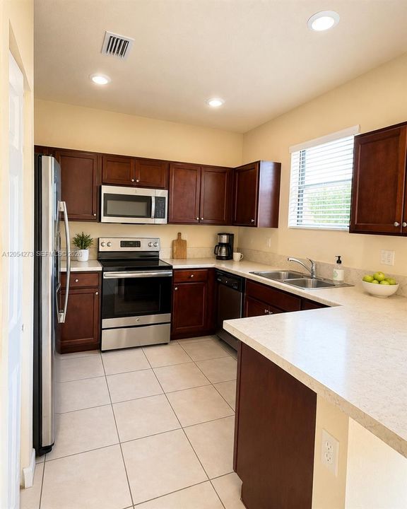 For Sale: $360,000 (3 beds, 2 baths, 1407 Square Feet)