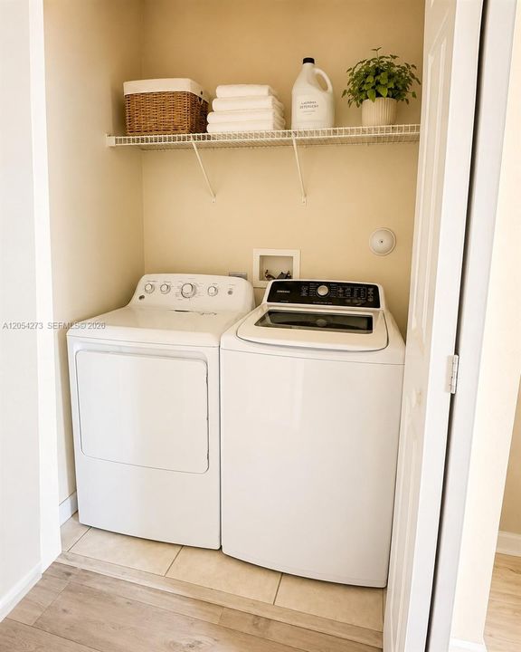 For Sale: $360,000 (3 beds, 2 baths, 1407 Square Feet)